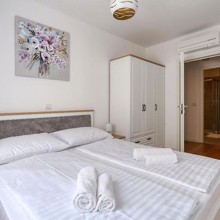 Apartments Luna With Free Parking Zadar Exterior photo