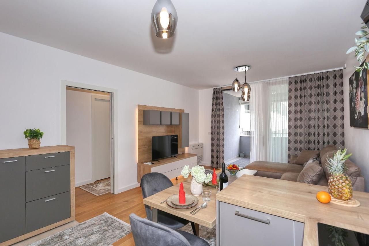Apartments Luna With Free Parking Zadar Exterior photo
