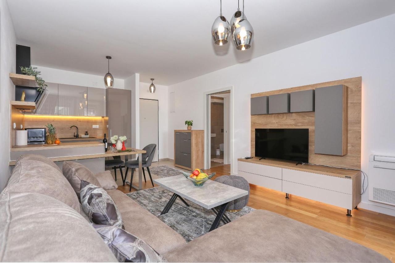Apartments Luna With Free Parking Zadar Exterior photo