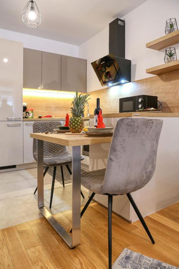 Apartments Luna With Free Parking Zadar Exterior photo