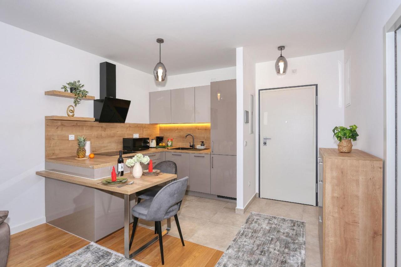 Apartments Luna With Free Parking Zadar Exterior photo