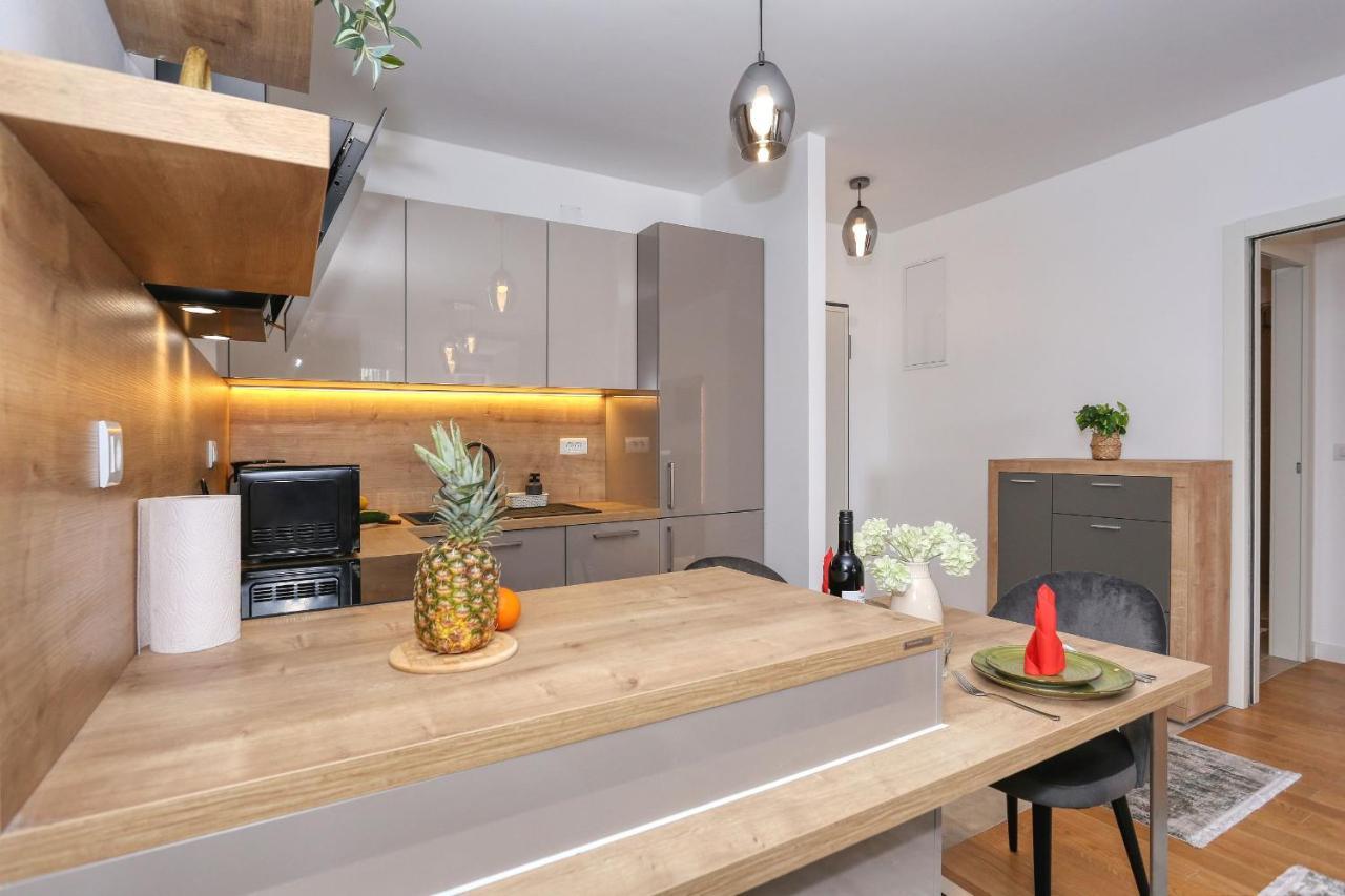 Apartments Luna With Free Parking Zadar Exterior photo