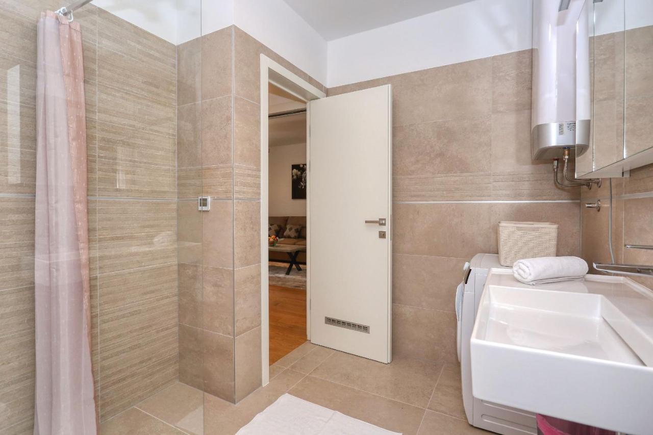 Apartments Luna With Free Parking Zadar Exterior photo